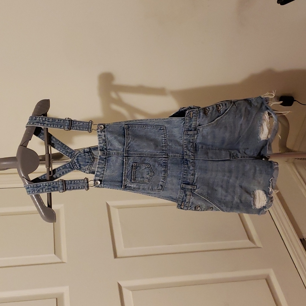 Overall shorts